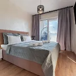 Mohost First - Mountain View Oasis Lägenhet Braşov