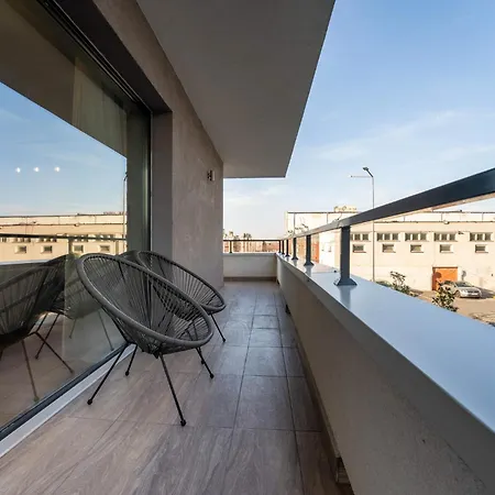 Mohost First - Mountain View Oasis Apartment *