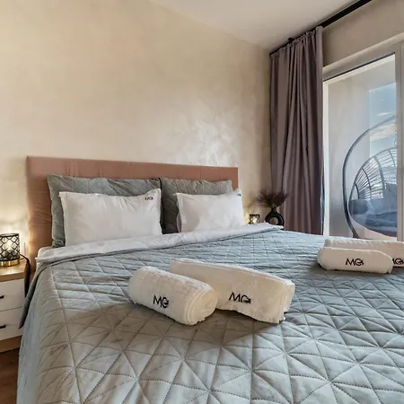 Apartment Mohost First - Mountain View Oasis *