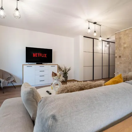 Mohost First - Mountain View Oasis Apartment *