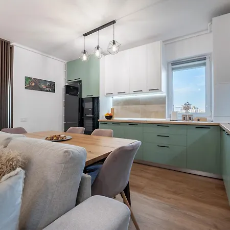 Apartment Mohost First - Mountain View Oasis *