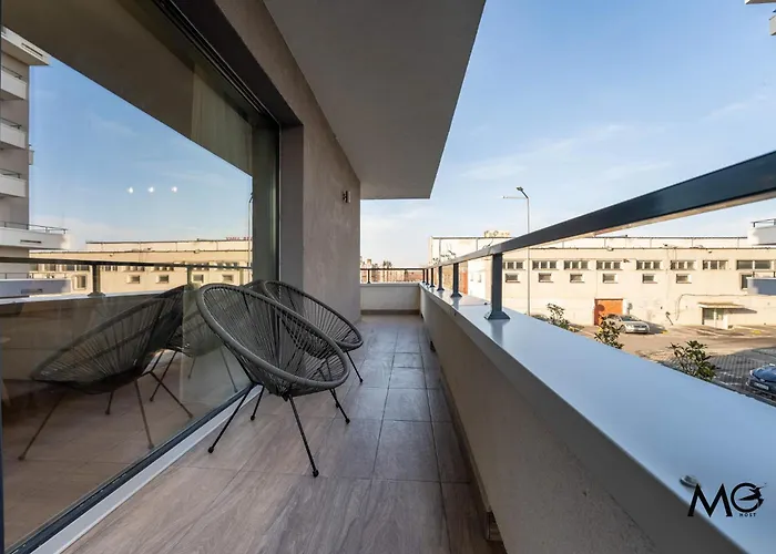 Mohost First - Mountain View Oasis Apartment *