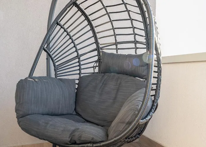 Mohost First - Mountain View Oasis *